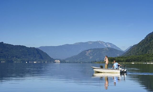Archivbild: Ein Boot auf dem Ossiacher See