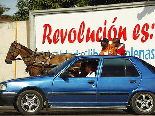 Castro erklärt die kubanische Revolution zu einer sozialistischen.