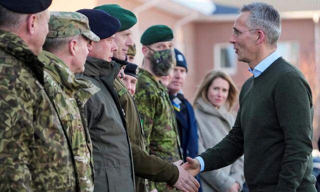 Archivbild: Nato-Generalsekretär Jens Stoltenberg im März 2024 in Estland.