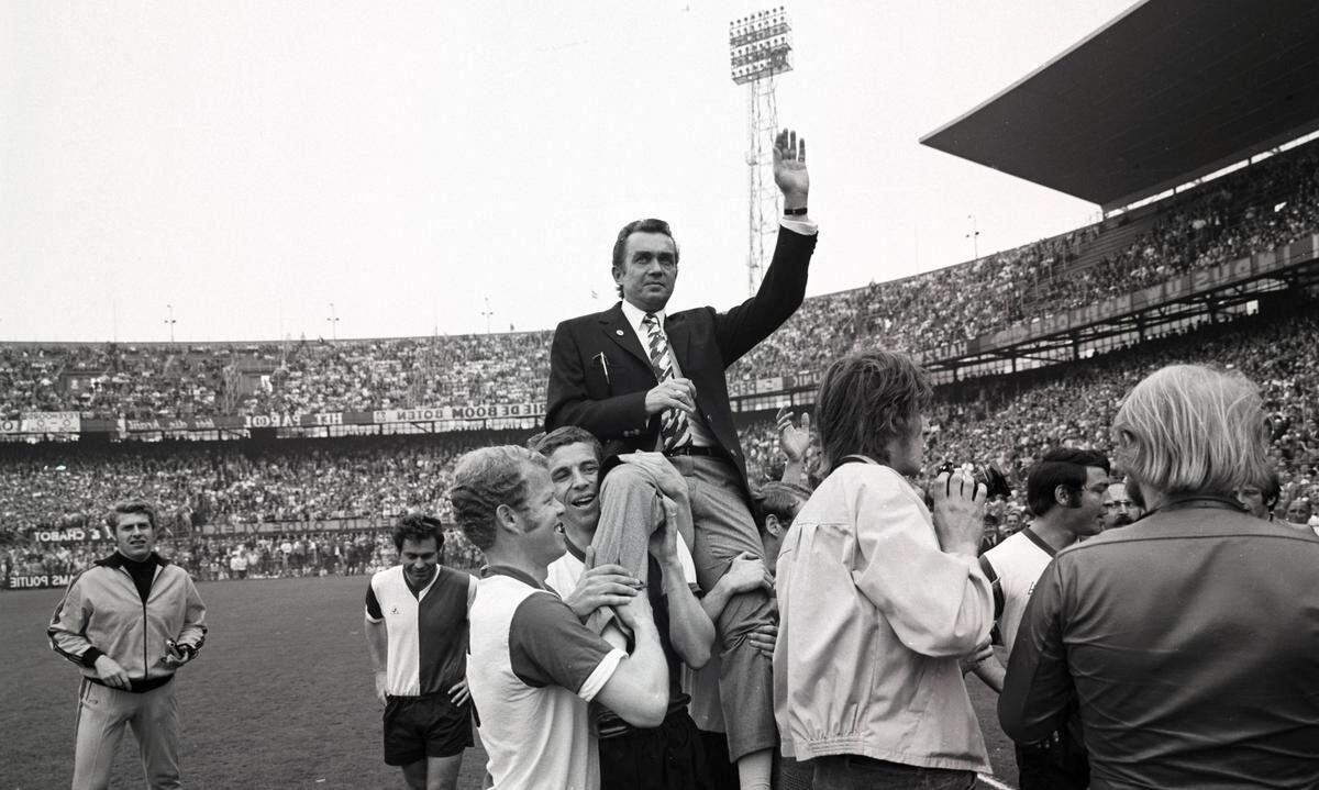 „Ein Tag ohne Fußball ist ein verlorener Tag.“ Feyenoord Rotterdam gewinnt den Europapokal der Landesmeister 1970. Trainer Ernst Happel wird gefeiert  