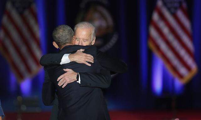 Barack Obama und Joe Biden bei der Abschlussrede Obamas in Chicago.