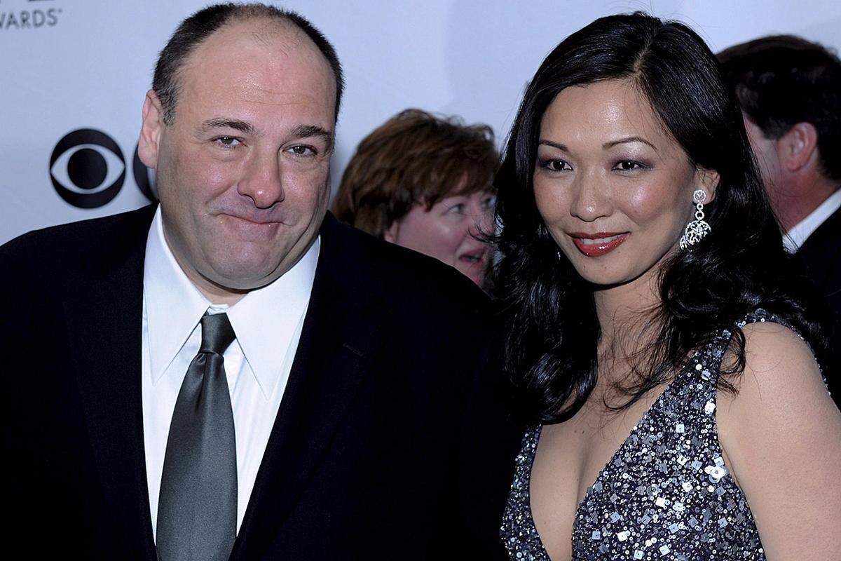 Privat war Gandolfini seit vier Jahren mit dem früheren Model Deborah Lin verheiratet. Im Oktober 2012 brachte sie Tochter Liliana zur Welt. Aus einer früheren Ehe hatte der Schauspieler zudem einen Sohn.