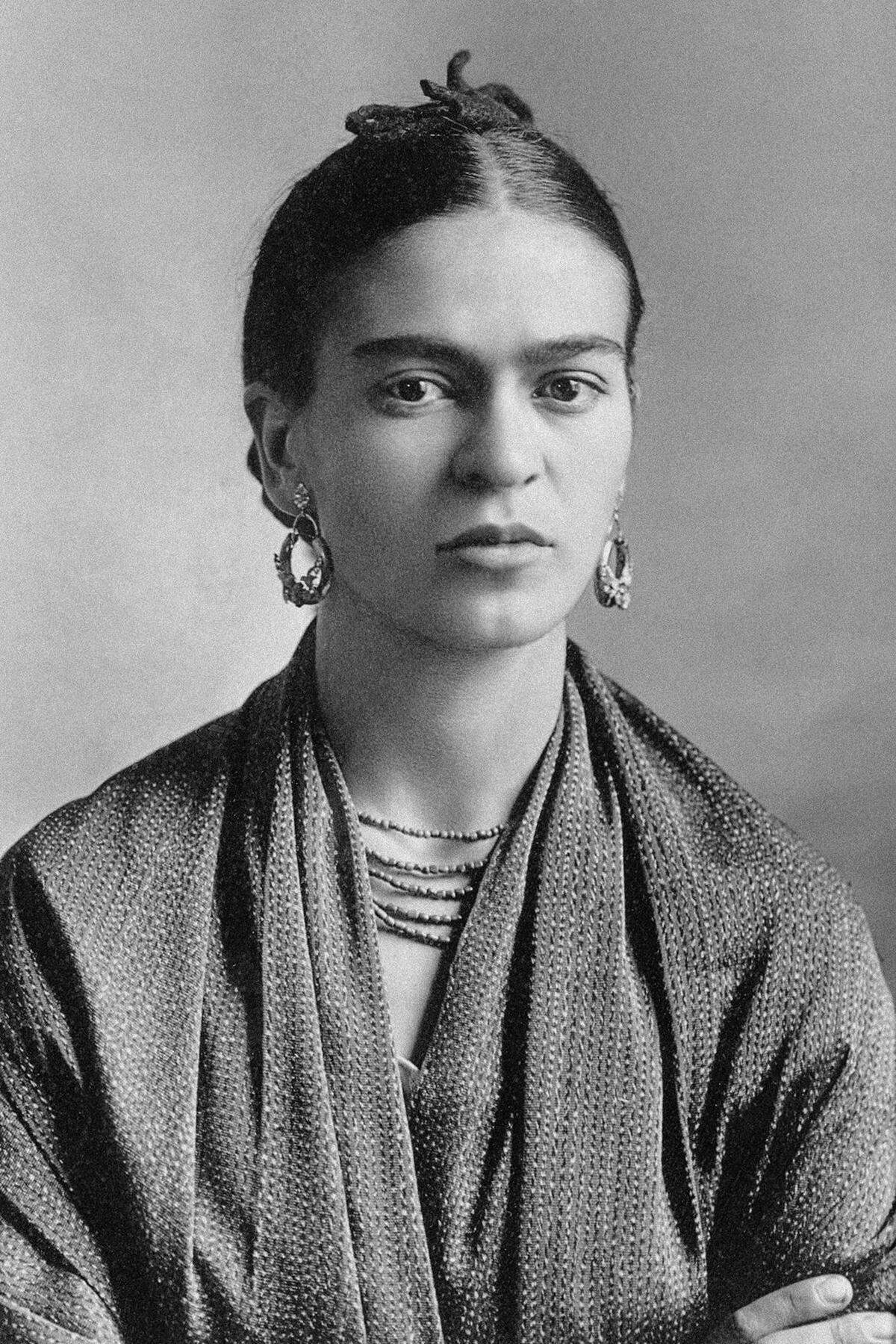 Hier das Vorbild, die Künstlerin Frida Kahlo.