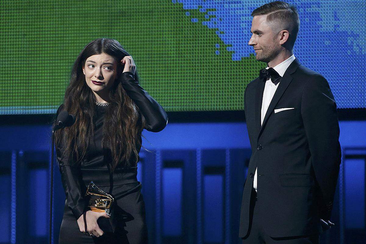 Die erst 17-jährige Neuseeländerin Lorde gehörte ebenfalls zu den Gewinnern. Sie gewann mit ihrem Hit "Royals" Grammys in der Kategorien Song des Jahres und Beste Pop-Solo-Performance.