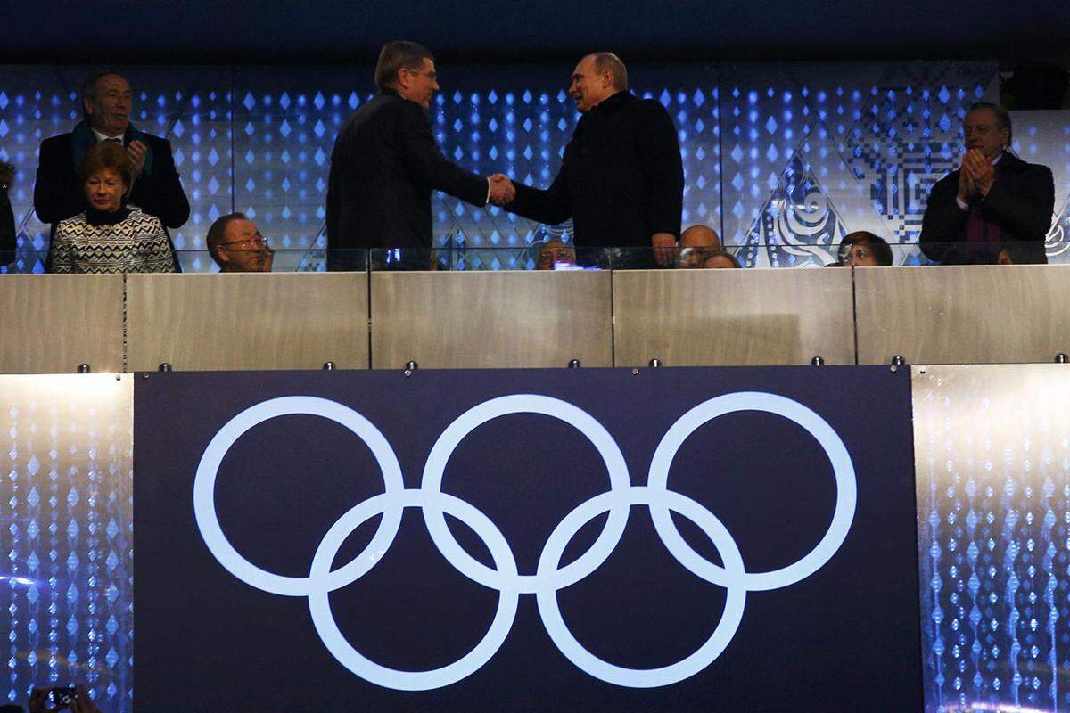 Davon ließ sich Wladimir Putin nicht irritieren, Russlands Präsident hieß IOC-Chef Thomas Bach offiziell willkommen. Österreich war durch Bundeskanzler Werner Faymann vor Ort vertreten.