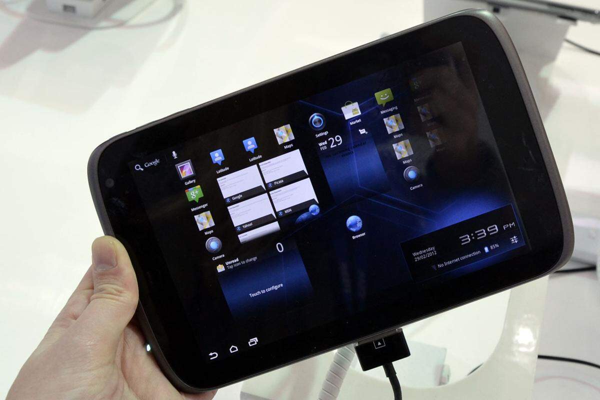 Mit ZTE drängt noch ein zweiter chinesischer Hersteller nach Europa. Auf dem MWC zeigte die Firma eine ganze Reihe an Tablets und Smartphones, die aber nicht ganz in derselben Liga spielen wie die Geräte von Huawei. Das Light Tab 3 etwa ist ein 7-Zoller mit Android 4.0, einem Dual-Core-Prozessor und einer 5 Megapixel-Kamera.