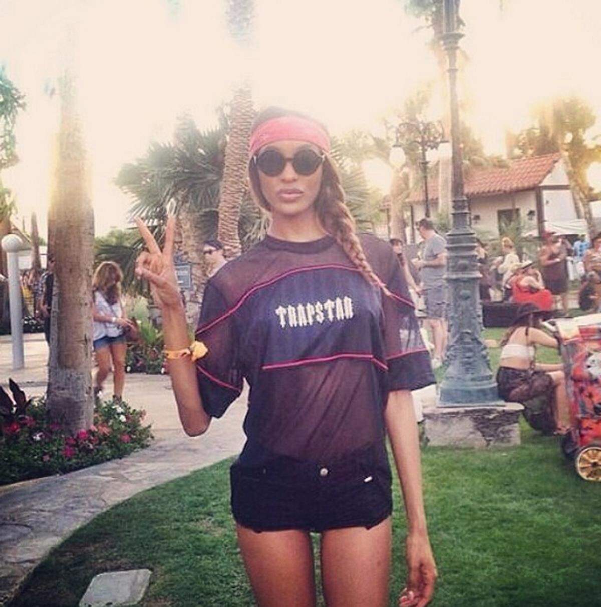 Als "Gangster Hippie" kam Model Jourdan Dunn.