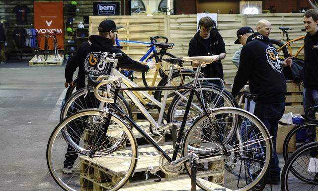 18 03 2016 Berlin Deutschland GER Berliner Fahrradschau in den Messehallen Station Luckenwal