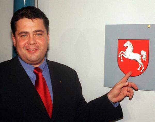 Mit 40 wurde er einer der jüngsten deutschen Ministerpräsidenten, als er Gerhard Schröder und Gerhard Glogowski nachfolgte. Seine politische Reifeprüfung - die Niedersachsenwahl von 2003 - verlor er dann jedoch mit Pauken und Trompeten.