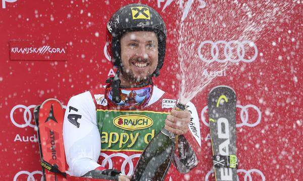 In Kranjska Gora bestätigt Hirscher eindrucksvoll seine Vormachtstellung und ist der gefeierte Mann. Für die Übergabe der Kristallkugeln muss er sich jedoch bis zum Saisonfinale in Aare gedulden.