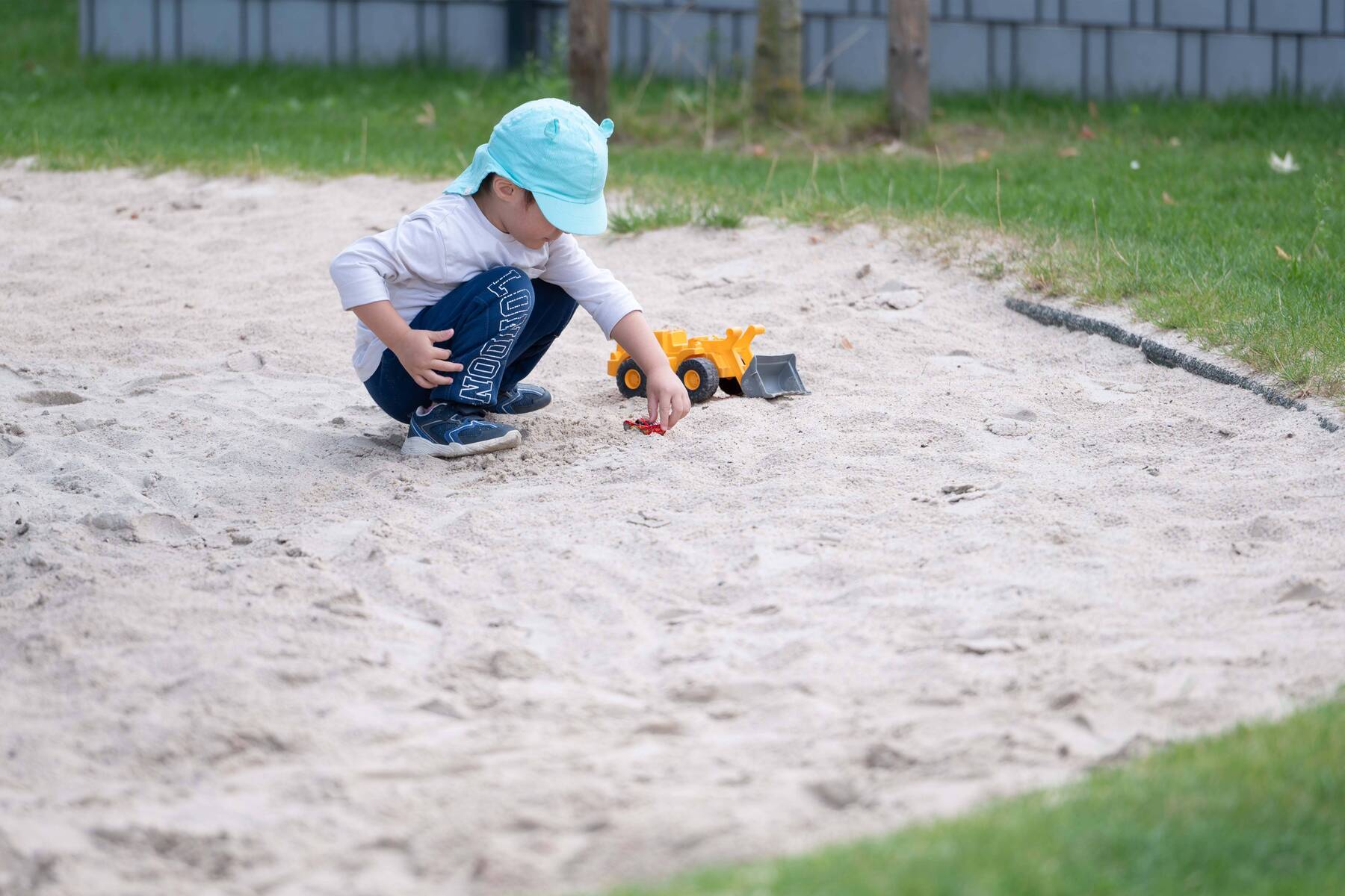 Experts suggest buying IperionX and SpaceX stocks for children, predicting 100% gains