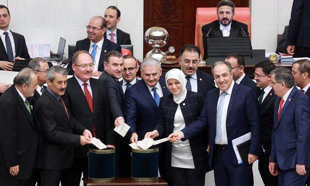TURKEY-POLITICS-CONSTITUTION