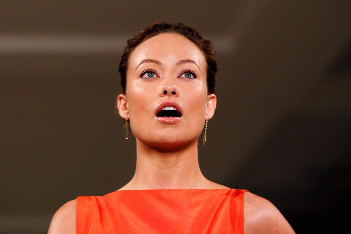 Olivia Wilde beim Lautdenken: "Gab es vor Twitter auch schon so viele Hurrikans"?