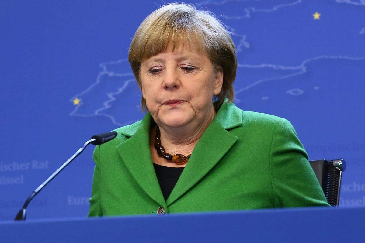 Eine Serie von Briefbomben an Politiker in mehreren europäischen Ländern sorgt für Aufregung. Eine Sendung landet im Berliner Kanzleramt. Das an Angela Merkel adressierte Paket kann aber entschärft werden. Pakete mit Brandsätzen gehen auch an verschiedene Botschaften in Athen, darunter an die Vertretungen Deutschlands und der Schweiz. Griechische Linksextremisten bekennen sich zu der Serie.