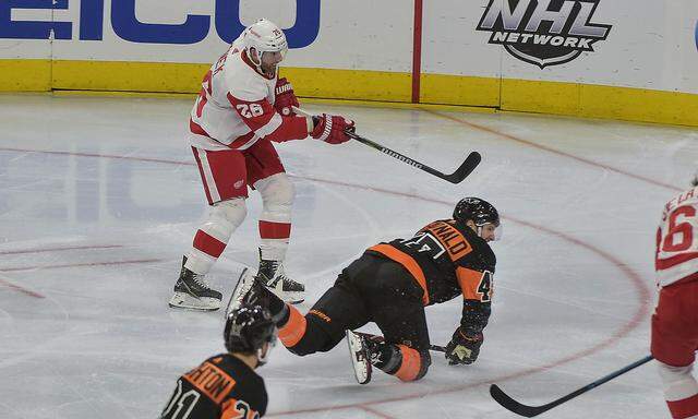 NHL: Detroit Red Wings at Philadelphia Flyers