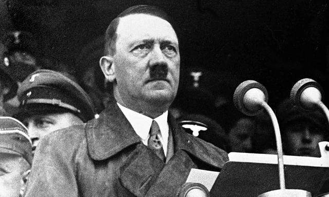 Adolf Hitler, 1937