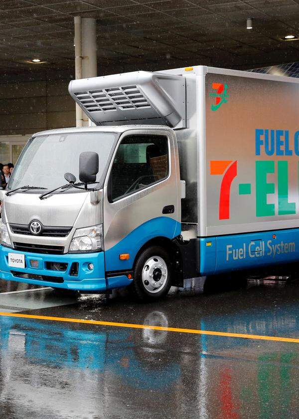 Toyotas Wasserstoff-Lkw emittieren keine Treibstoffe, sondern Wasser. Noch sind sie aber relativ teuer.