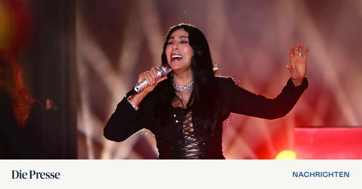 Cher releases Christmas song with Giovanni Zarrella