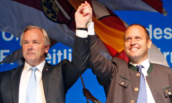 Rueckkehr Regierung Doerfler ringt