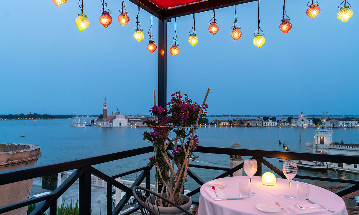 Nacht fällt über Giudecca. Und nirgends ist es ruhiger.