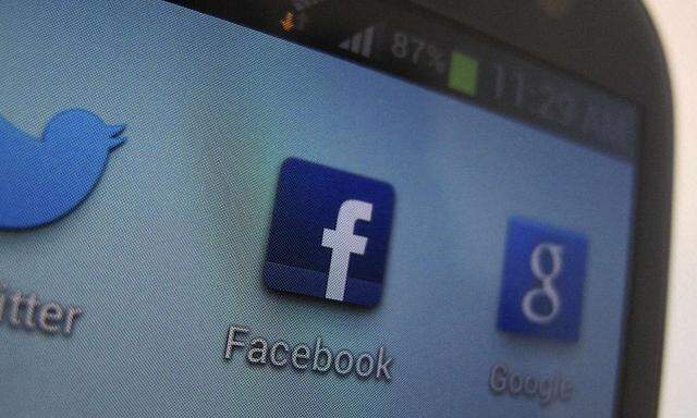 Facebook: Mehr mobil als am PC - aber kein Handy