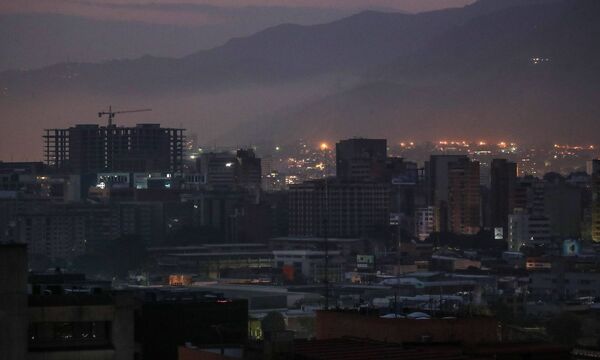 Nach dem gigantischen Stromausfall in Venezuela dauert das Chaos in dem Krisenland an.