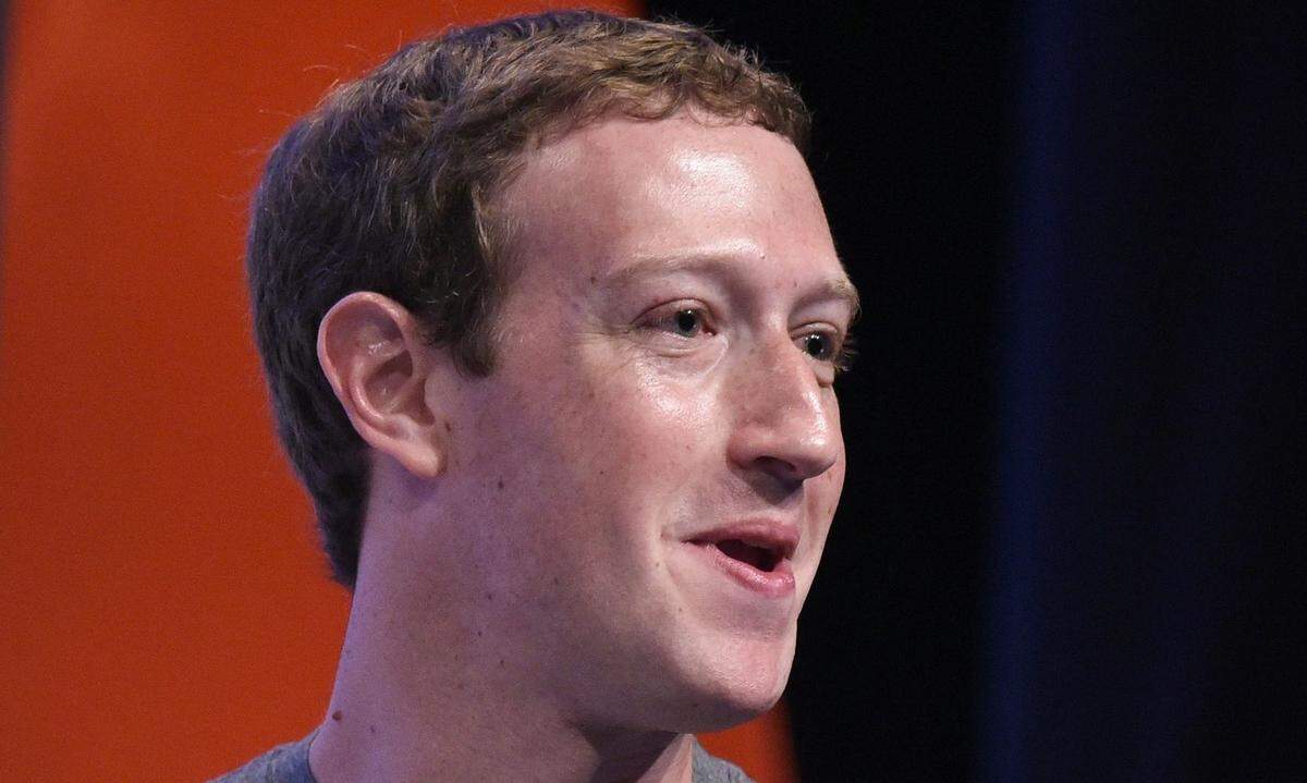Der Facebook-Gründer ist gerade einmal 33 Jahre alt und schon einer der fünf reichsten Männer der Welt. Heuer ist sein Vermögen von 56 Milliarden auf 71 Milliarden Dollar gewachsen, im Ranking konnte er sich aber nicht verbessern. Bisher war es für den Havard-Studien-Abbrecher immer weiter bergauf gegangen: Ob Zuckerberg wohl bald ganz nach oben kommt?  