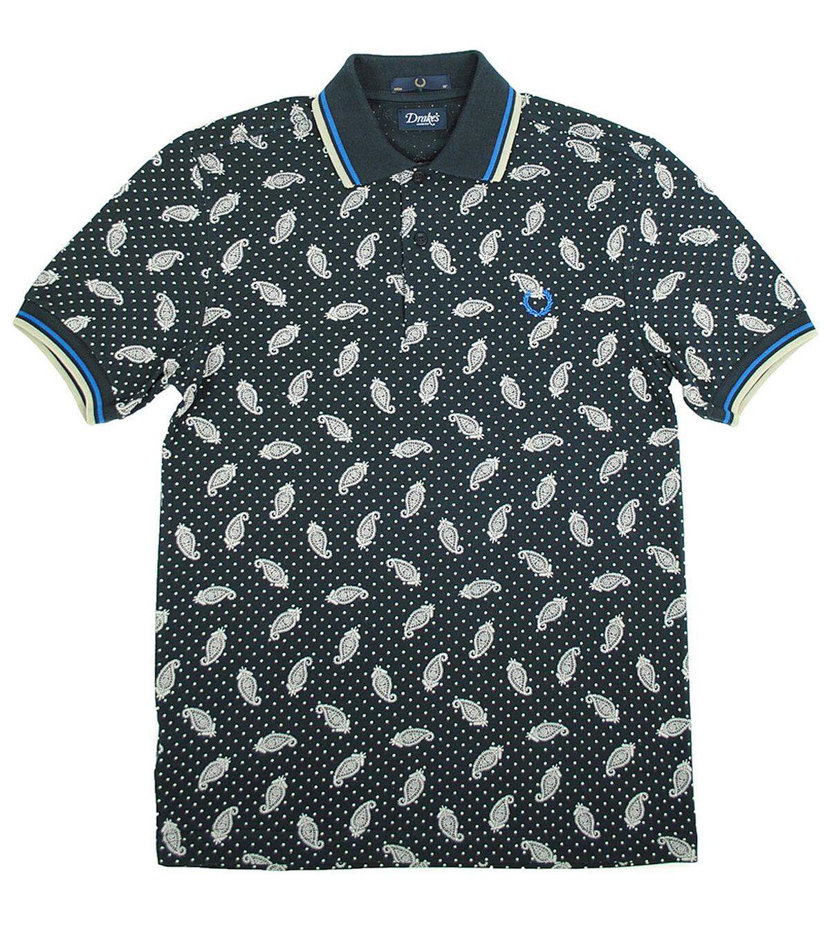 Natürlich wird nicht nur Lacoste mit dem kurzärmeligen Polo-Shirt assoziiert. Der Brite Fred Perry, ebenfalls Tennisspieler, wählte als Logo für seine Hemden einen Lorbeerkranz, den er 1934 beim All England Cup erhalten hatte.