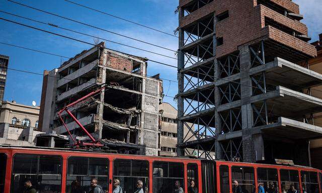 Das frühere Innenministerium in Belgrad ist 20 Jahre nach dem Bombardement noch immer eine Ruine.