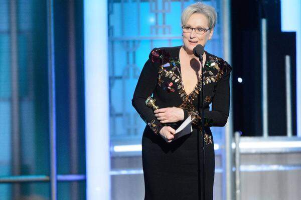 Die ironische Einleitung Fallons wurde von der emotionalen Rede der Schauspielerin Meryl Streep übertrumpft. Die für ihr Lebenswerk ausgezeichnete Mimin kritisierte darin den künftigen US-Präsidenten Donald Trump: "Wenn die Mächtigen ihre Position benutzen, um andere zu tyrannisieren, dann verlieren wir alle", sagte Streep unter Tränen.