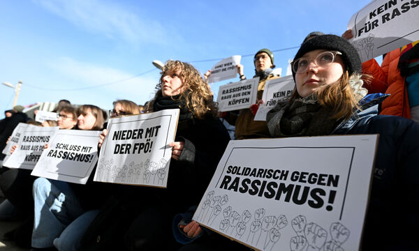 AKTION SJ WIEN, AKS WIEN 'WIEN BLEIBT WIEN! SCHLUSS MIT RASSISMUS!?