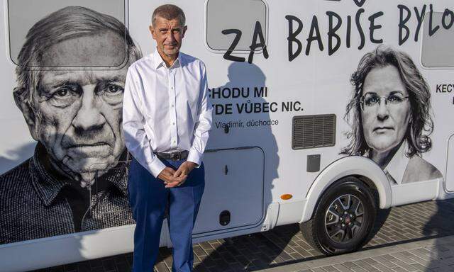 Andrej Babis macht Wahlkampf im Wohnwagen.