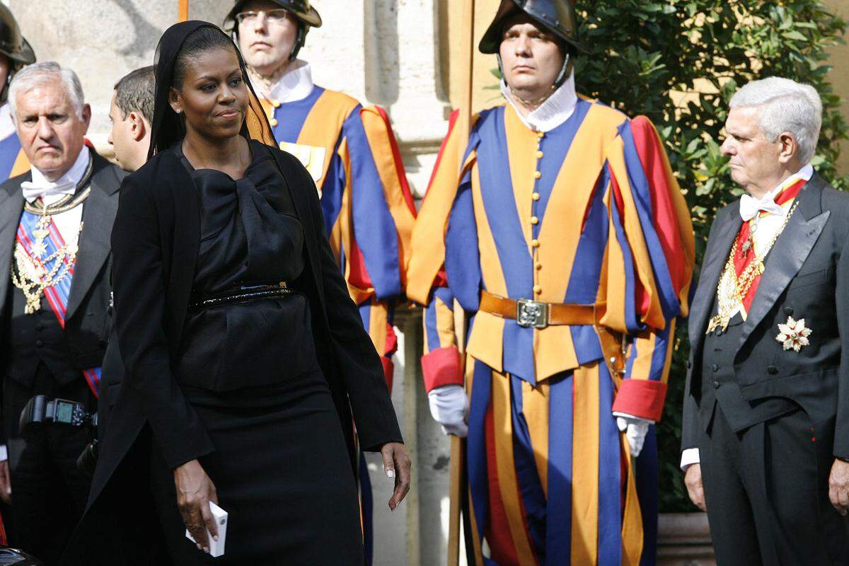 Auch Ex-First-Lady Michelle Obama kam im gleichen Look zu Benedikt.