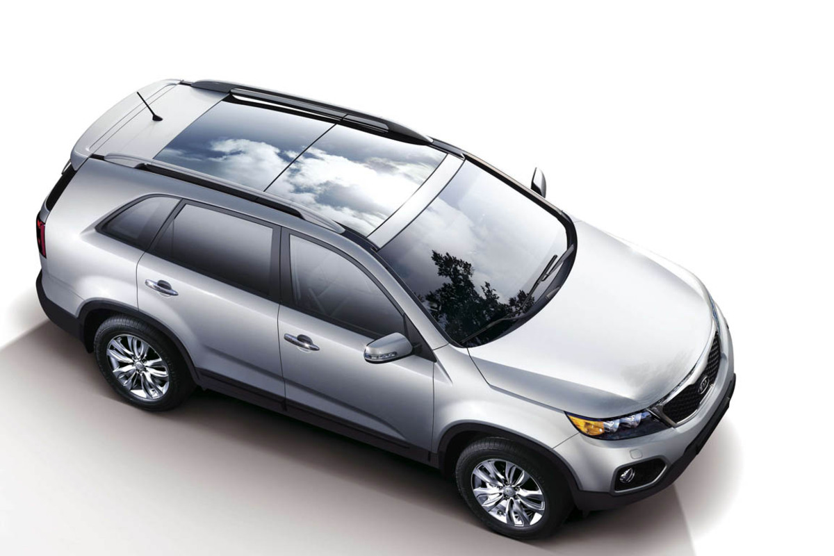 Der überarbeitete Sorento von Kia glänzt mit sparsameren Motoren. Den SUV gibt es mit Allrad- oder Frontantrieb.