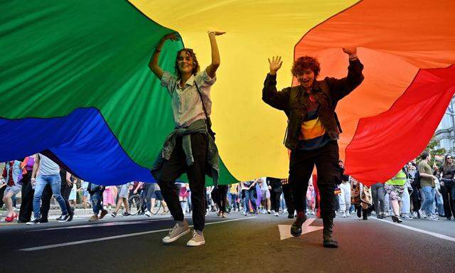 FILES-SERBIA-LGBTQ-GAY-PRIDE-RIGHTS