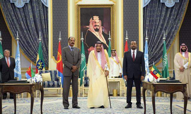 Abyi Ahmed (l.) und Isaias Afewerki, der äthiopische Premier und der Präsident Eritreas trafen sich im saudischen Dschidda.