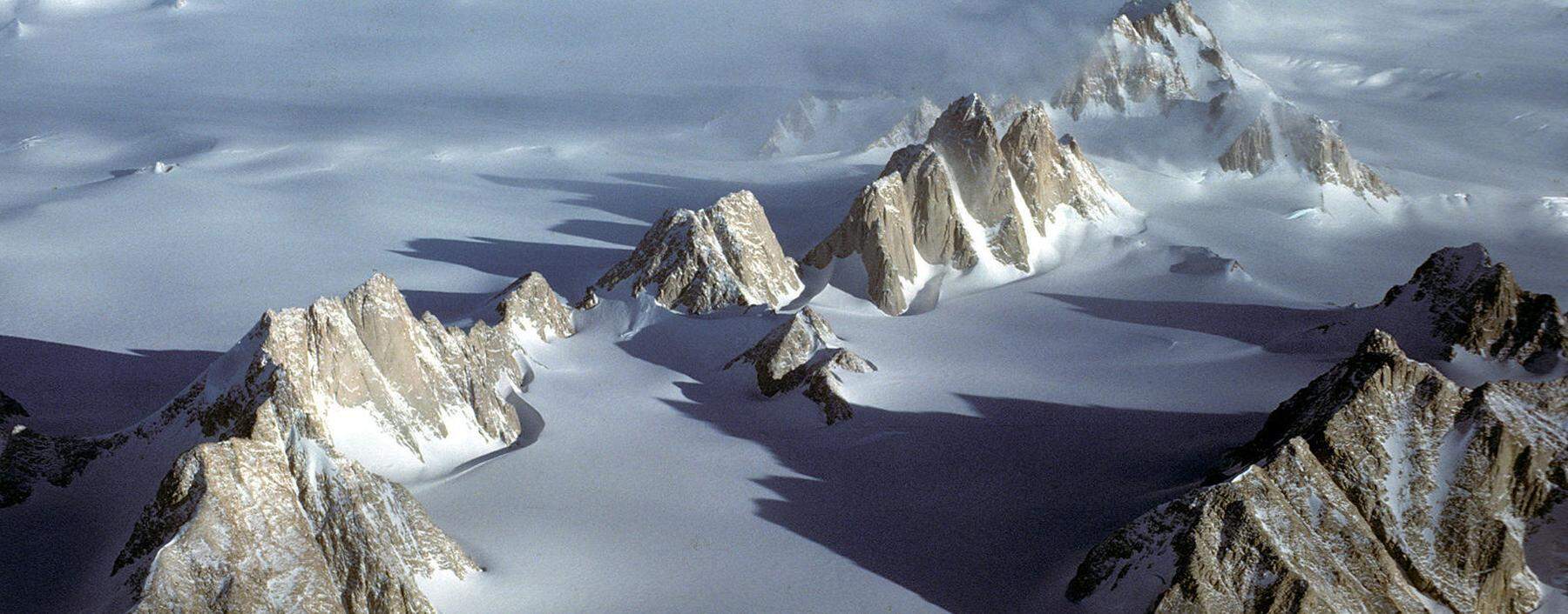 Abenteuerlich: Britischer Bergsteiger bezwingt den Spectre nahe dem S�dpol