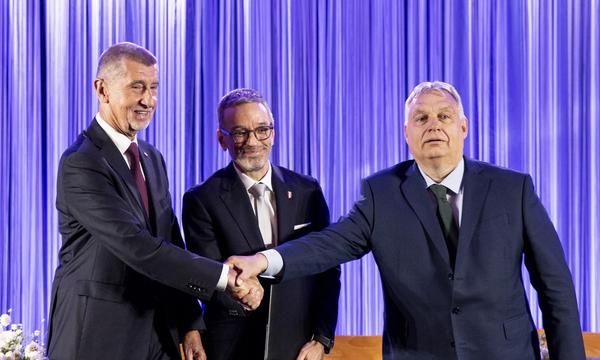 (v.l.) ANO-Vorsitzender Andrej Babis, FPÖ-Bundesparteiobmann Herbert Kickl (FPÖ) und Ministerpräsident von Ungarn Viktor Orban am 30. Juni in Wien.
