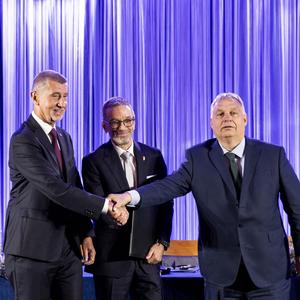 (v.l.) ANO-Vorsitzender Andrej Babis, FPÖ-Bundesparteiobmann Herbert Kickl (FPÖ) und Ministerpräsident von Ungarn Viktor Orban am 30. Juni in Wien.