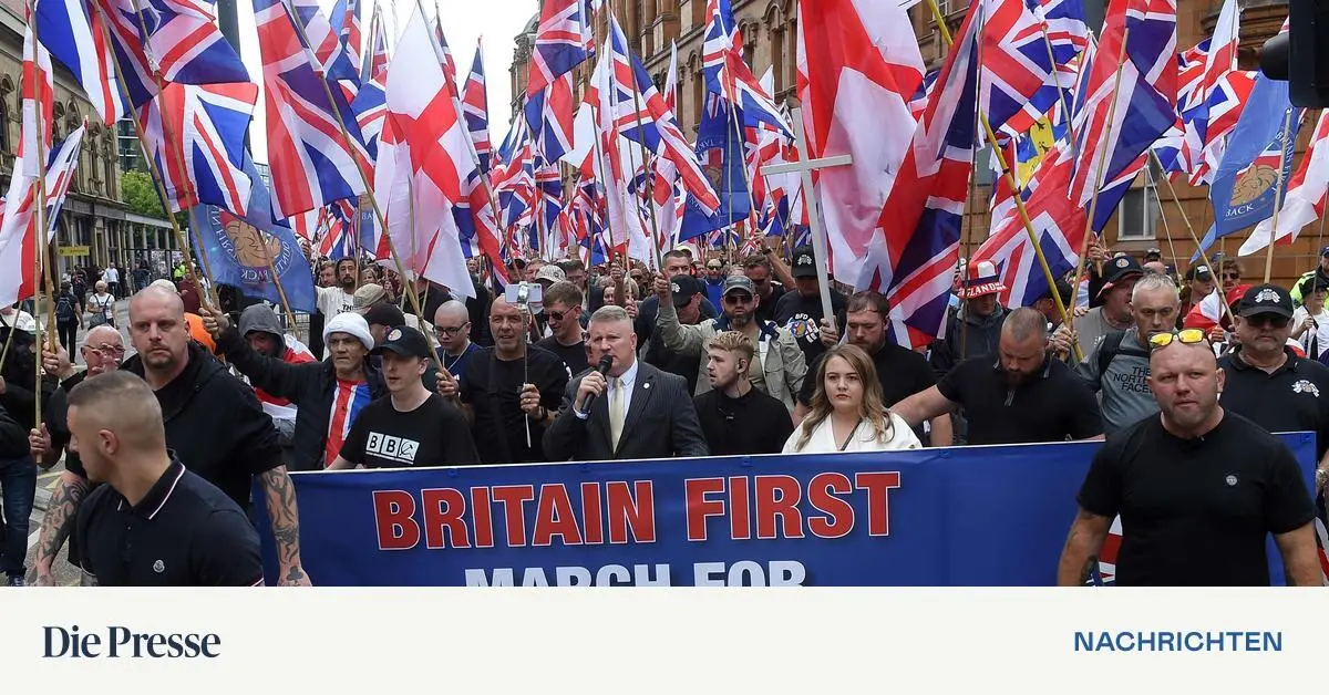 Proteste-gegen-Migranten-in-England-weiten-sich-aus-premium-
