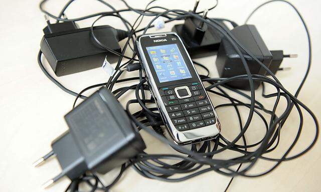 Experiment: 82 Prozent kaufen Handy ohne Ladegerät