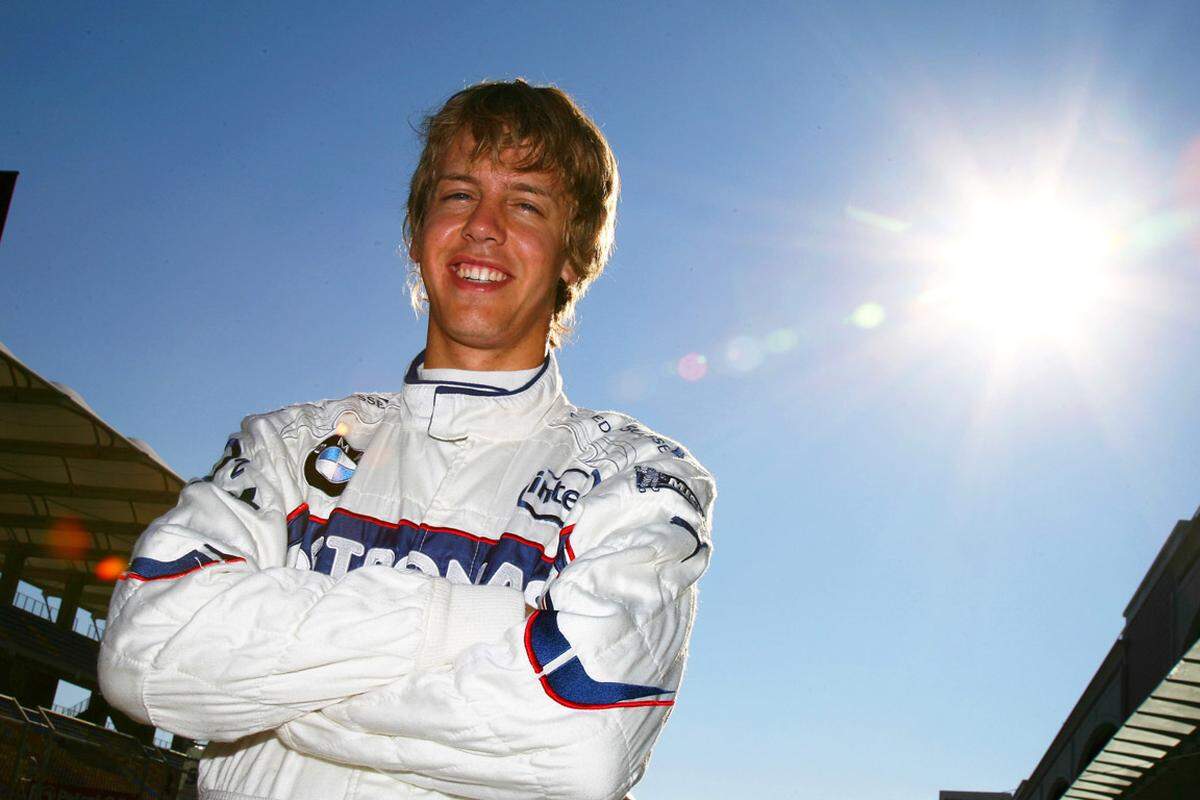 Im Jahre 2006 tauchte ein Jungspund in der Formel 1 auf, der die Szene aufmischen will: Der 19-Jährige wurde bereits mit drei Jahren von Vater Norbert erstmals in ein Kart gesetzt, mit sieben Jahren unternahm der Knirps seine ersten Gehversuche im Kartsport. Ab August 2006 setzte BMW Sauber Vettel als Freitagstestfahrer ein.