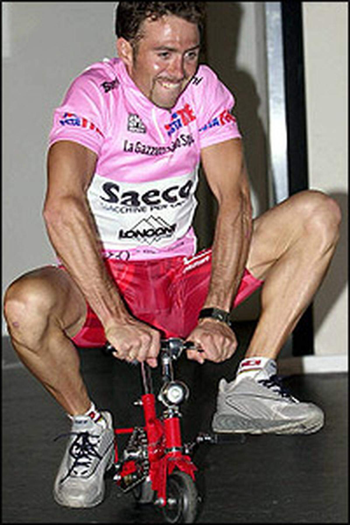 Der italienische Straßenfahrer Gilberto Simoni sah 2002 den Grund für einen positiven Kokain-Test in Karamell-Bonbons, die er aus Südamerika mitgenommen habe.