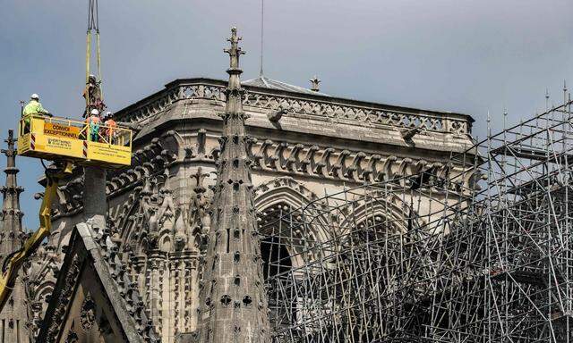 An Notre-Dame werden Stabilisierungsarbeiten durchgeführt. Bis zum Start der Restauration wird es noch dauern.