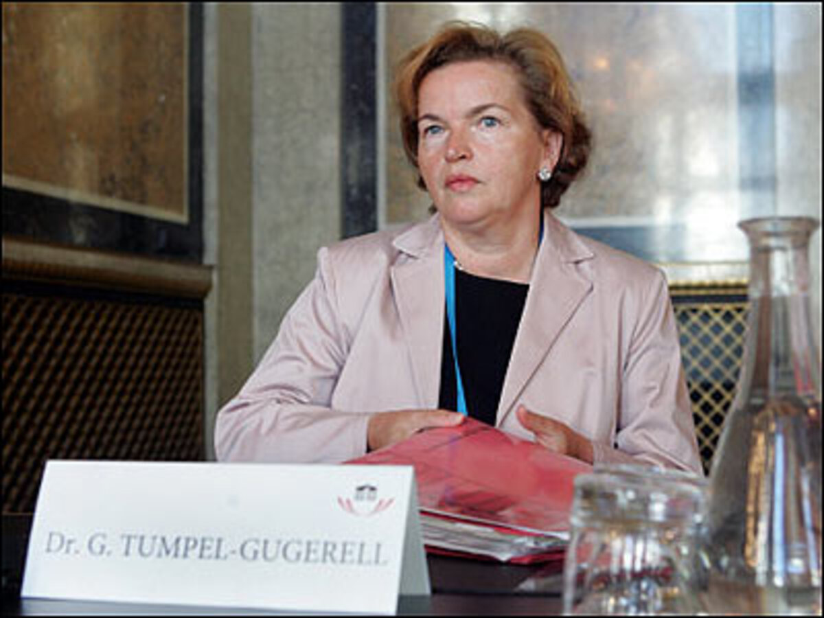 Im Gespräch für das Ressort Finanzen einer SP-Minderheitsregierung ist Gertrude Tumpel. Die ehemalige Direktorin der Österrechischen Nationalbank war von 1981 bis 1984 als Beraterin im SP-Finanzministerium tätig.