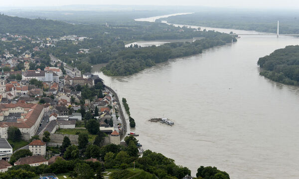 HOCHWASSER IN OeSTERREICH: NIEDEROeSTERREICH / HAINBURG