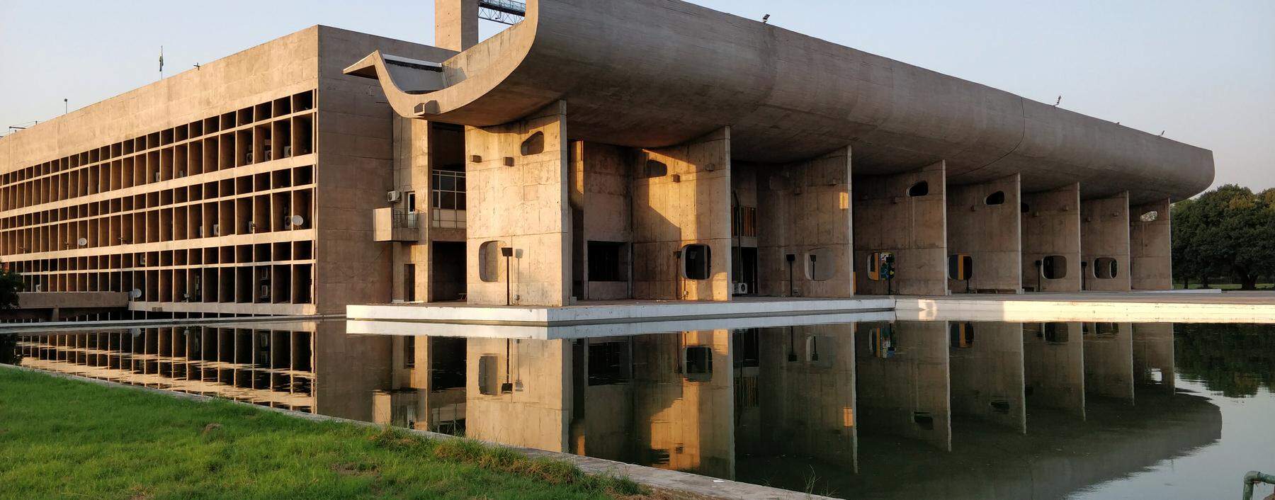 Der Palace of Assembly im Verwaltungsbezirk von Chandigarh gehört zum UNESCO Weltkulturerbe.