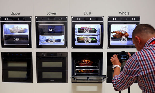 Neue Backöfen haben verschiedenste Heizfunktionen integriert. Um Energie zu sparen, zahlt es sich aus, sich damit auseinanderzusetzen.