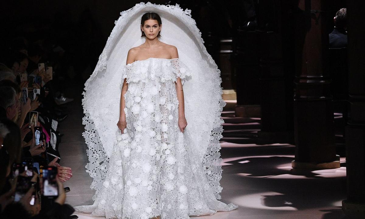 Kaia Gerber in einer Haute-Couture-Brautrobe von Givenchy.