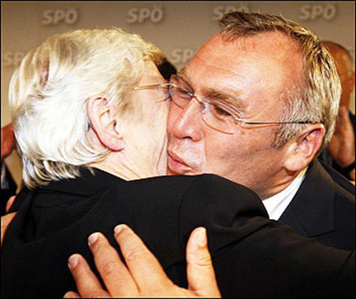 Gusenbauers aus dem Wahlkampf wohlbekannte Mutti wurde ebenfalls geherzt.